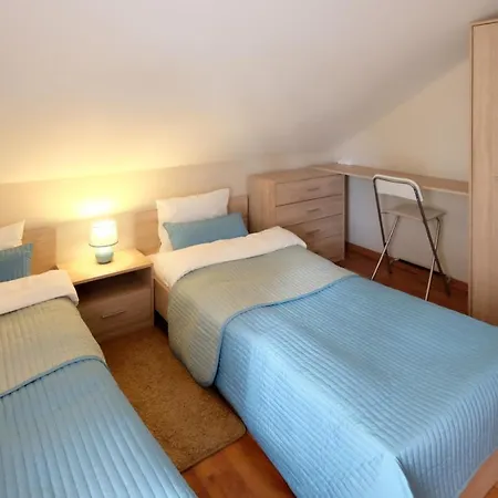 Dom Kotik W Lukecinie *